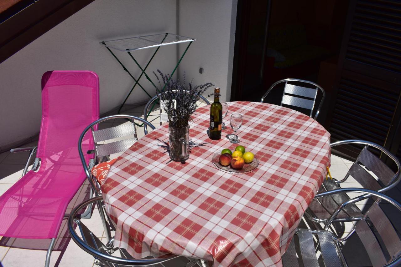 Apartments Pine Diver Pinezići Екстериор снимка